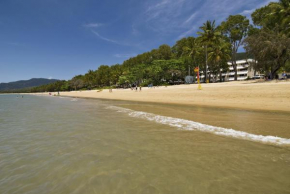 On Palm Cove Beachfront Apartments